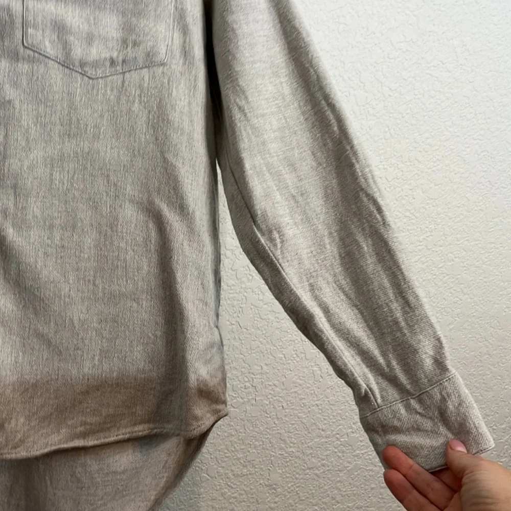 Madewell light gray mid weight flannel shacket with pockets Preppy Casual Alpine - Picture 6 of 11